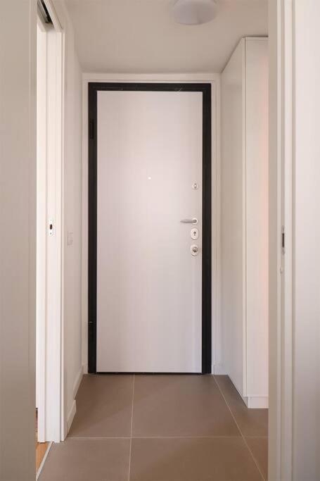 Bilocale Metro 4 Blu Frattini - Airport Linate Apartment Милано Екстериор снимка