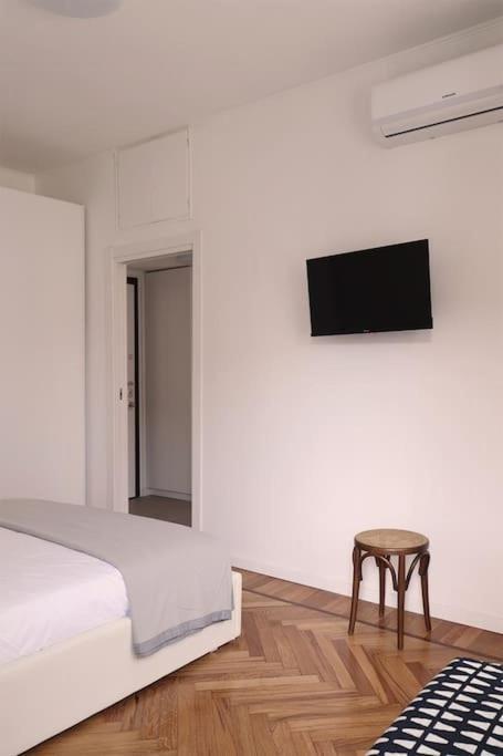 Bilocale Metro 4 Blu Frattini - Airport Linate Apartment Милано Екстериор снимка